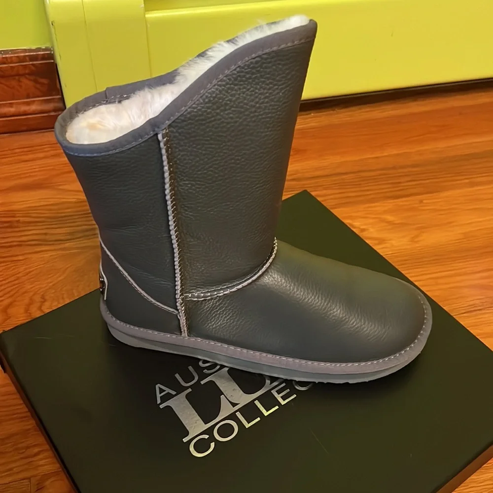 NWT Uggs Luxe short boots - Picture 5 of 6